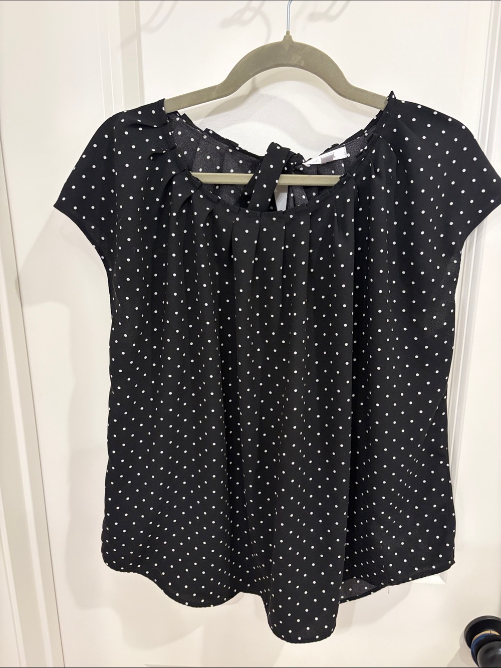 LC Lauren Conrad Black with White Polka Dot Tie-Back Cap Sleeve Blouse